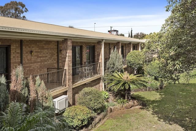 Standard Queen Room, Garden View with balcony”