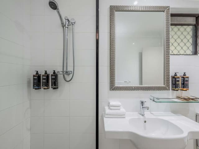 Deluxe Room, 1 King Bed