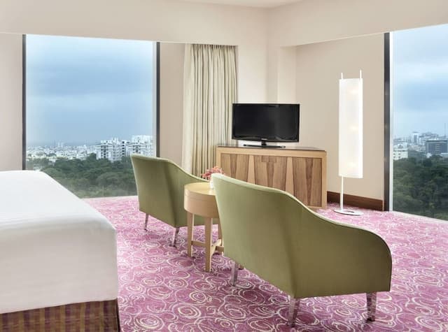 Premium Room, 1 King Bed