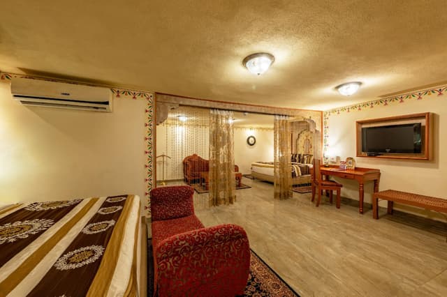 Royal Family Suite