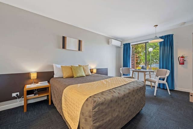 Room, Multiple Beds