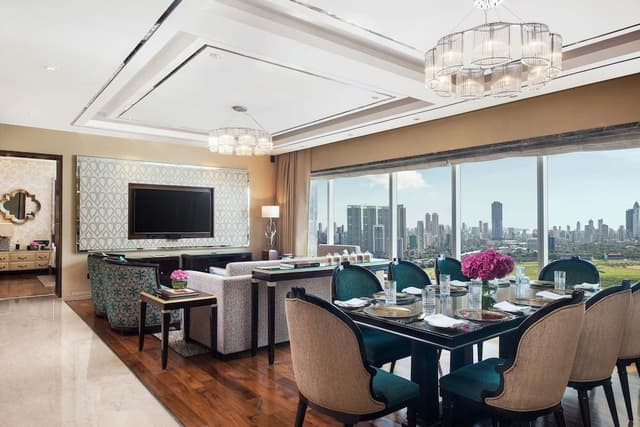 Suite, 1 King Bed