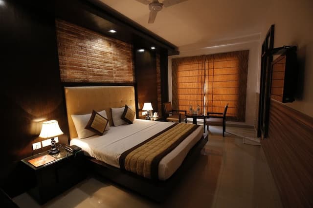 Deluxe Room, 1 King Bed