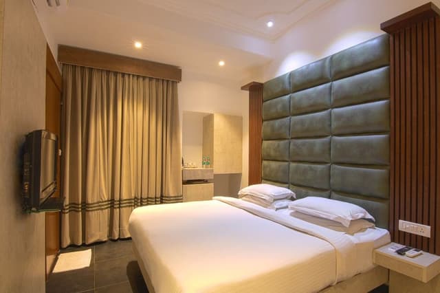 Executive Double Room, Refrigerator