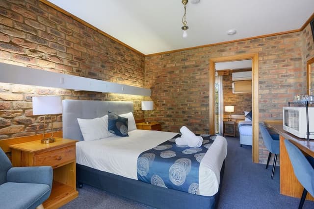 Family Room (Sleeps 5)