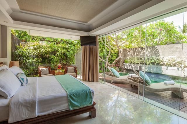 Pool Club Villa Super King