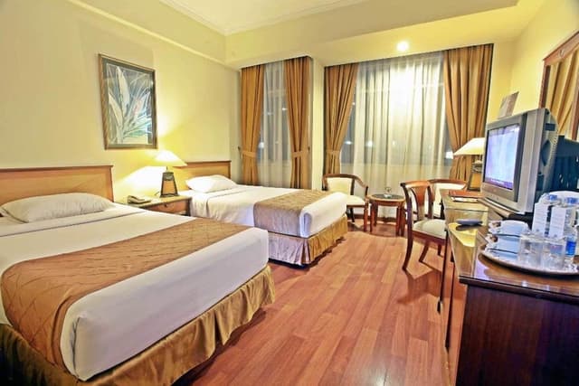Superior Room, 2 Twin Beds, City View
