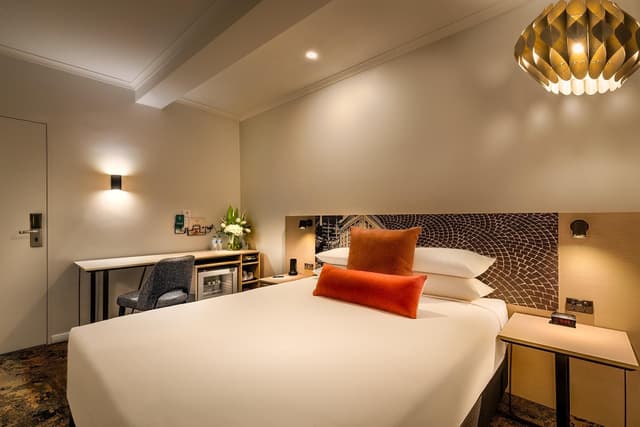 Standard Queen Room