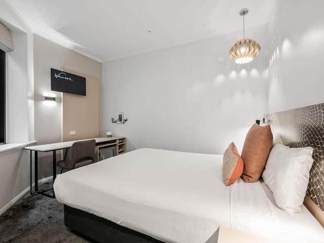 Standard Queen Room