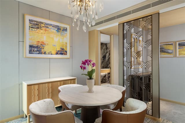 KING PREMIUM SUITE WITH BALCONY