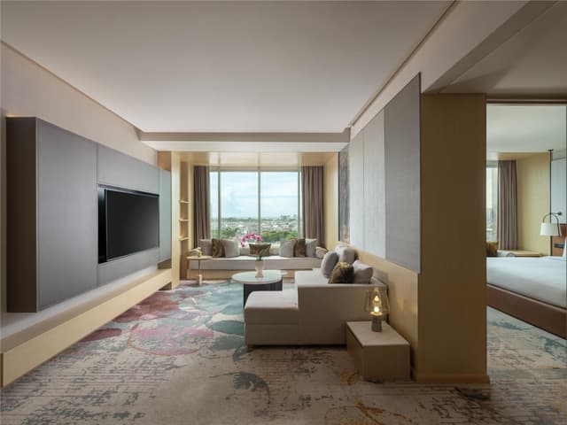 KING DELUXE SUITE