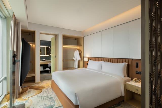 KING PREMIUM SUITE WITH BALCONY