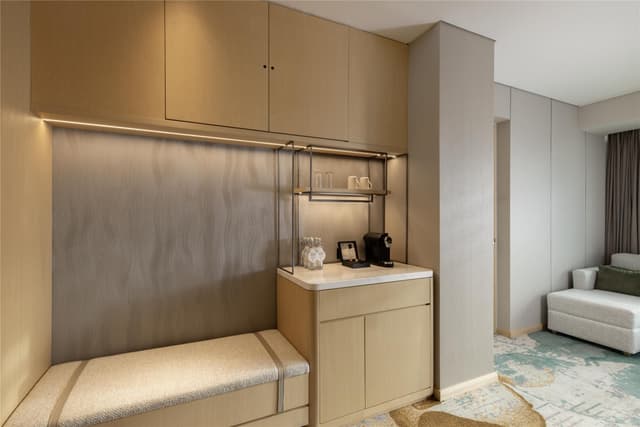 KING PREMIUM SUITE WITH BALCONY