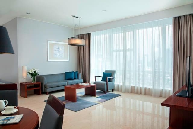 Executive Suite, 1 Bedroom, City View (Corner)