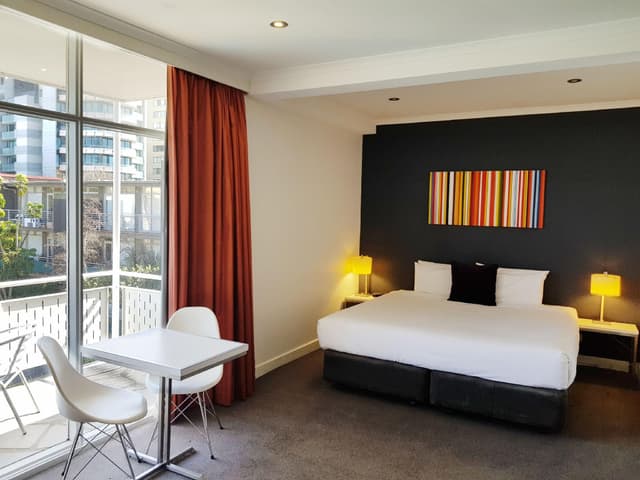 Deluxe King Suite
