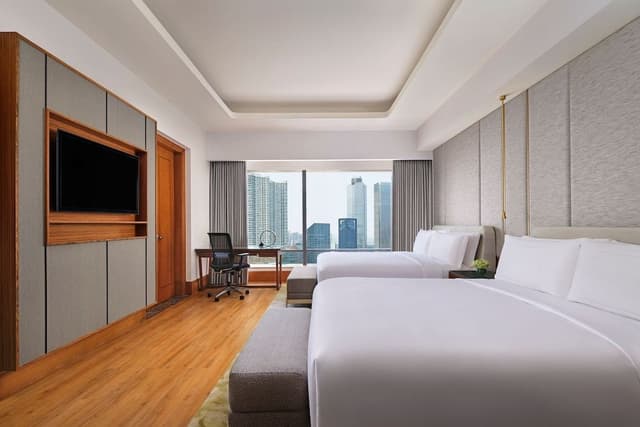 Grand Room, Multiple Beds