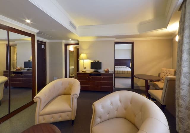 Deluxe Suite