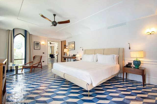 Suite, Sea View, Corner