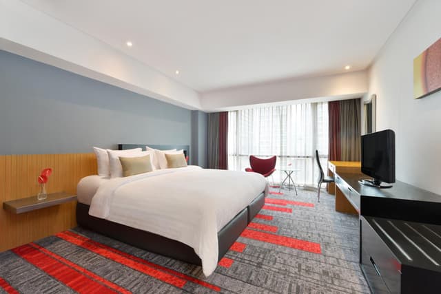 Tribeca Deluxe King Bed