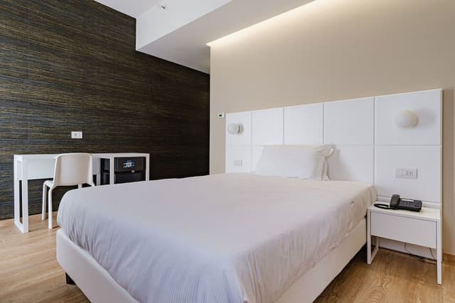 Classic Room, 1 Large Twin Bed