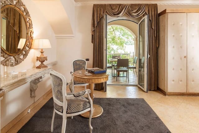 Luxury Suite, Balcony