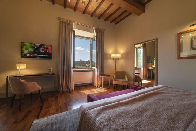 Junior Suite, City View