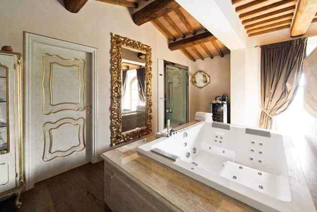 Deluxe Suite (SPA)