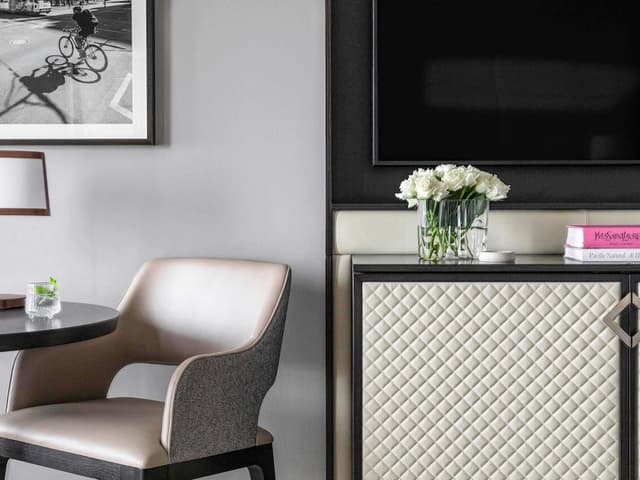 Superior Room, 1 King Bed, City View
