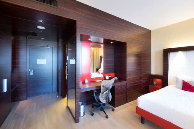 KING SUPERIOR ROOM