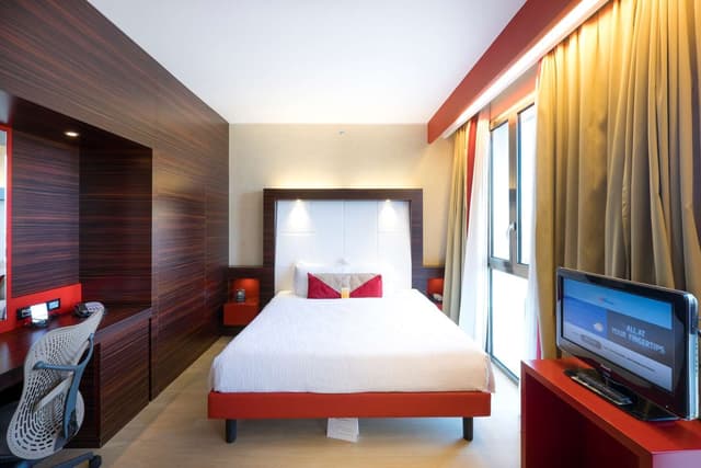 KING SUPERIOR ROOM