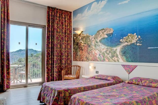 Double or Twin Room with Partial Sea View