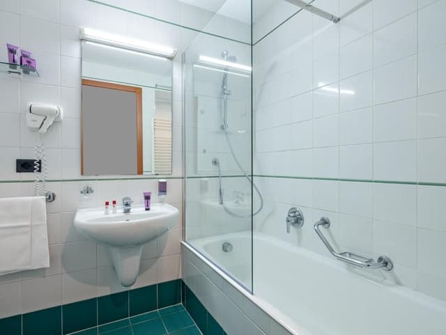 Double or Twin Room with Partial Sea View