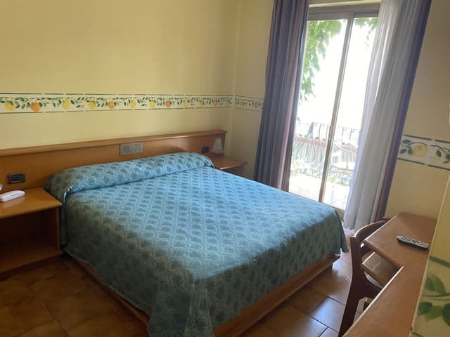 Room, Balcony