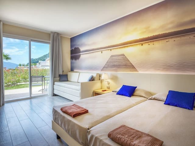 Superior Double or Twin Room, Partial Lake View (Plus)