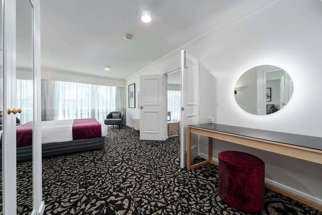 Luxury One Bedroom Apartment