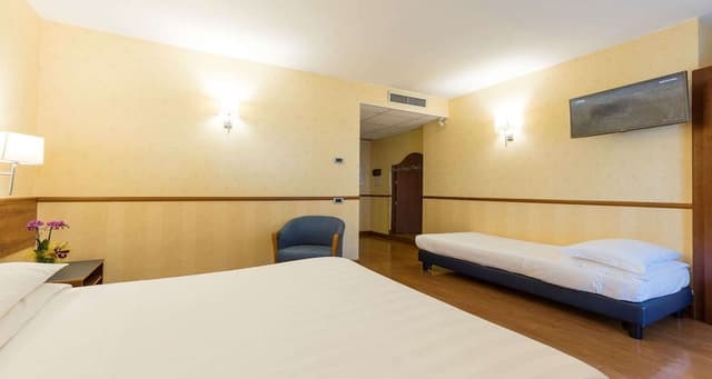 Standard Room, Multiple Beds, Non Smoking