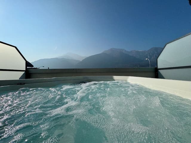 Junior Studio Suite, Hot Tub, City View (Spa access)