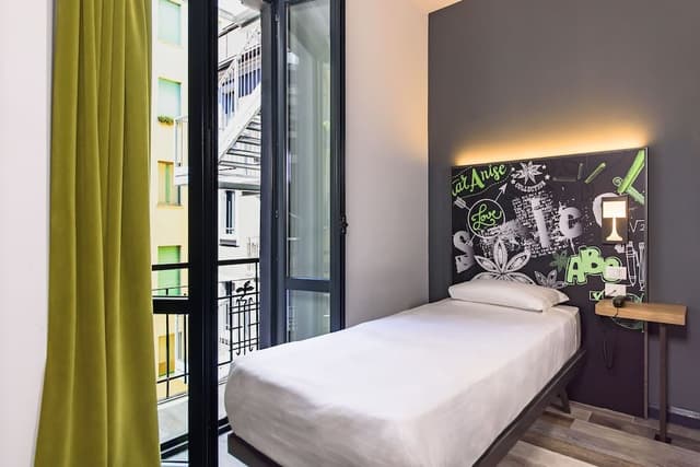 Single Room, Balcony