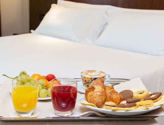 Standard Room, 1 King Bed