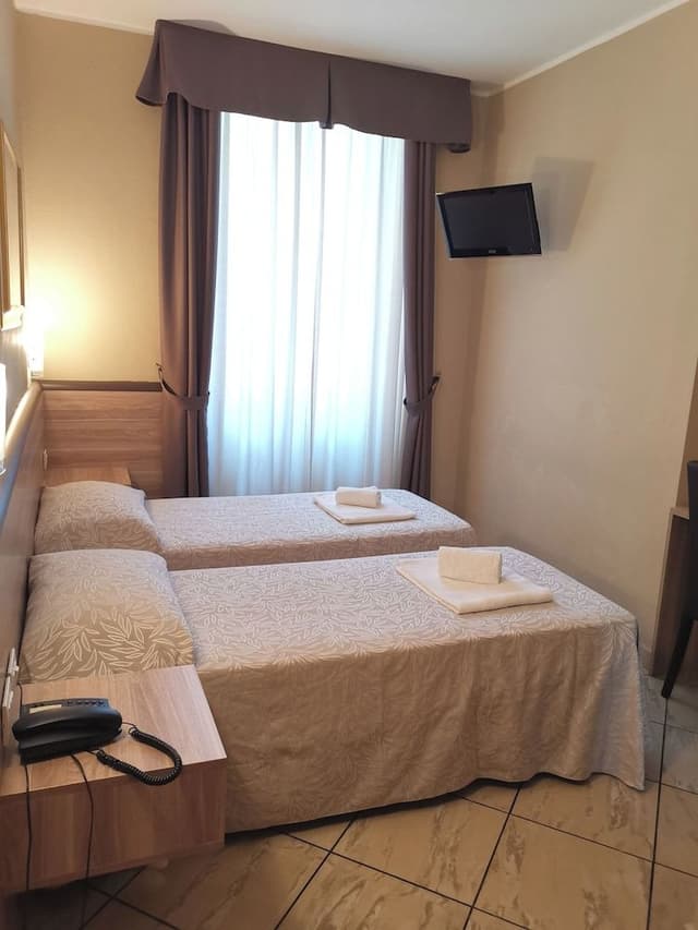 Standard Double Room, 2 Twin Beds