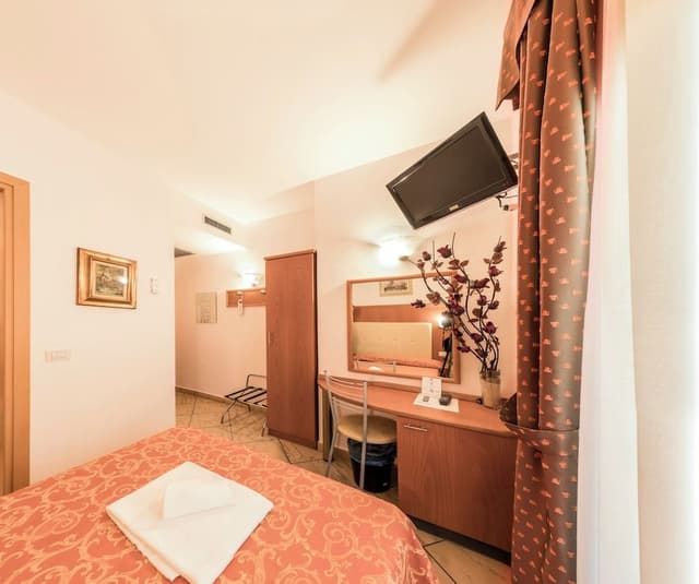 Double Room French Bed