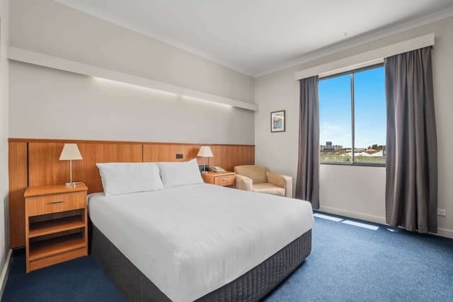 Standard Queen Room
