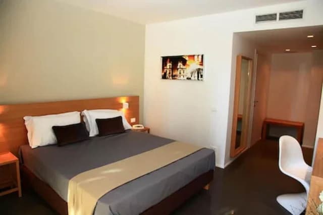 Deluxe Room, 1 Queen Bed, Non Smoking