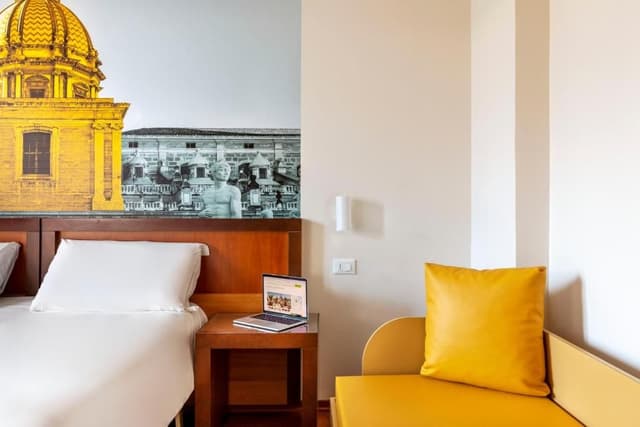 Double Room with View