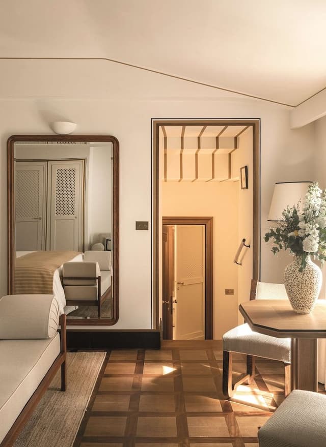 Junior Suite (Village View)