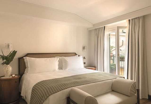 Junior Suite (Village View)
