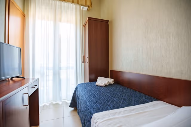 Room, Connecting Rooms