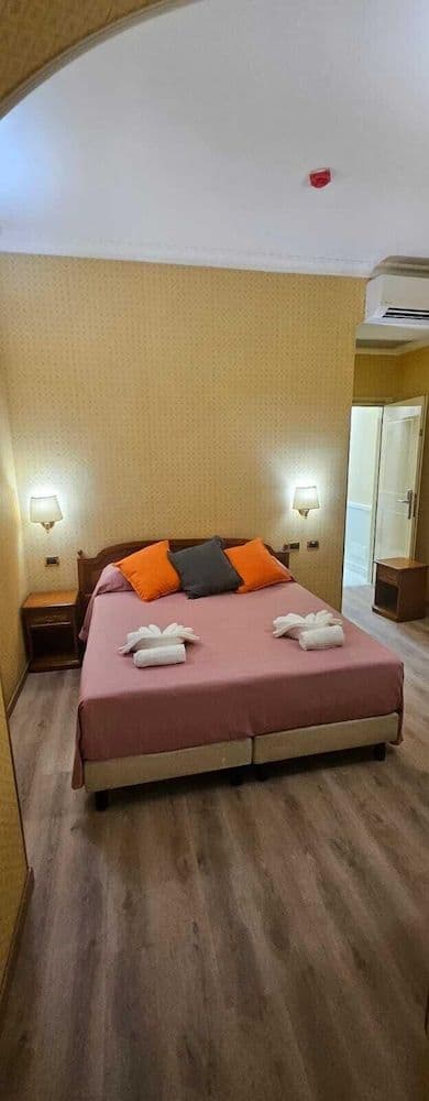 Deluxe Triple Room, City View
