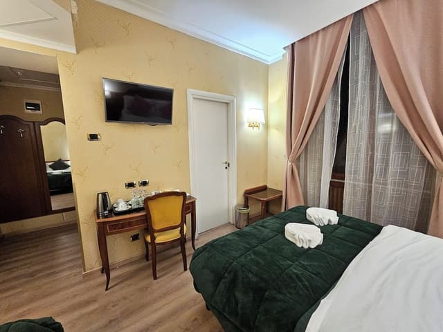Deluxe Triple Room, City View
