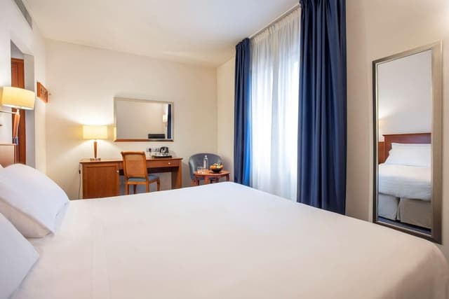 Comfort Room, 1 King Bed, Non Smoking